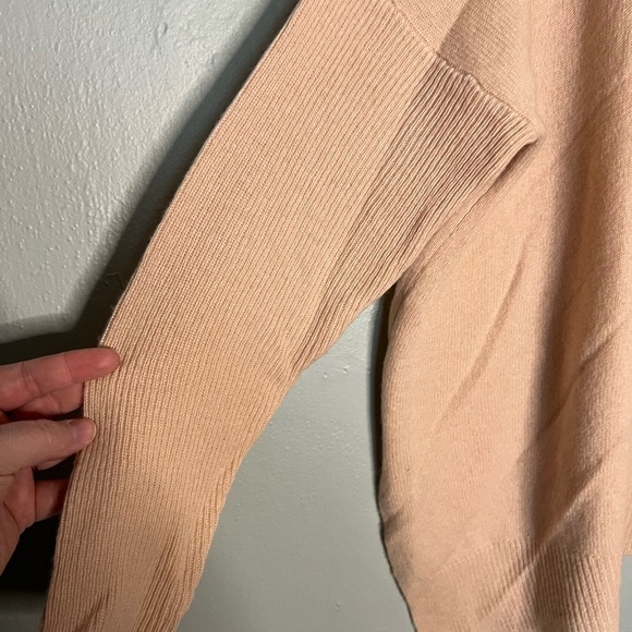 Herzen's Angelegenheit peach cashmere vneck sweater - Picture 6 of 7